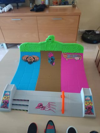 Lote fantástico 2 pistas de skate con accesorios