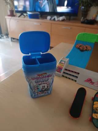 Lote fantástico 2 pistas de skate con accesorios