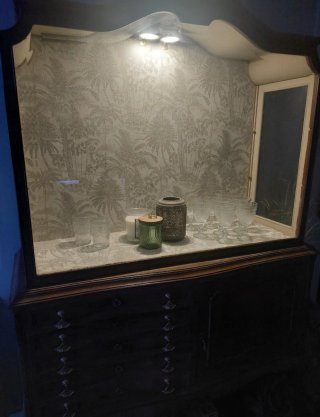 Vitrina antigua restaurada madera y cristal