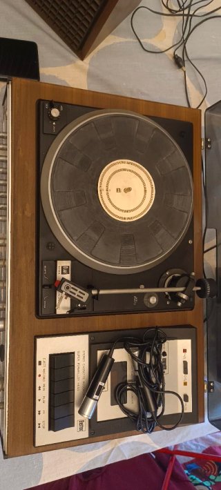 Tocadiscos vintage Bettor