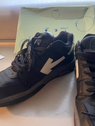Zapatillas Off-White Negras y Beige
