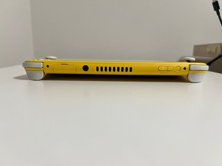 Nintendo Switch Lite + Cargador + Funda