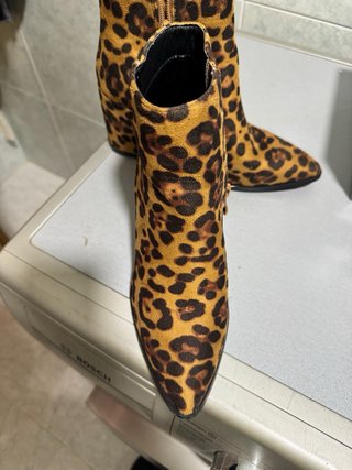 Botín estampado leopardo tacón