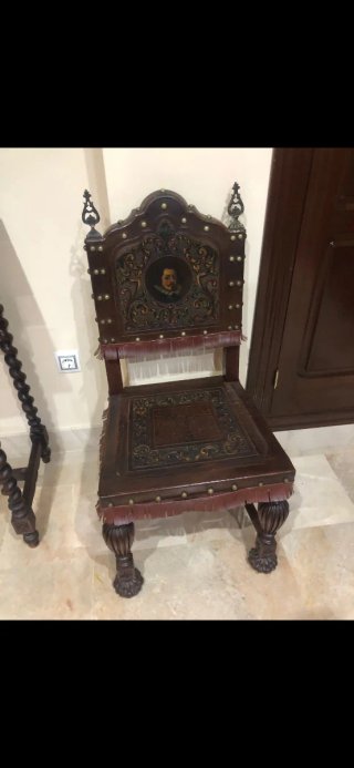 Sillas Renacentistas Cuero Repujado y Metal