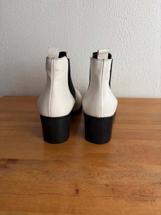 Botines Chelsea Blanco y Negro