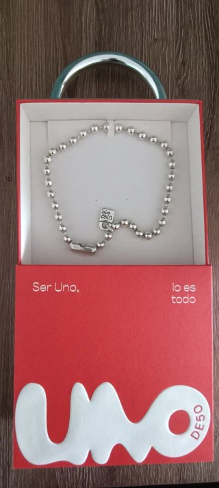Collar de cuentas Plata Uno de 50 Sin usar.
