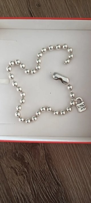 Collar de cuentas Plata Uno de 50 Sin usar.