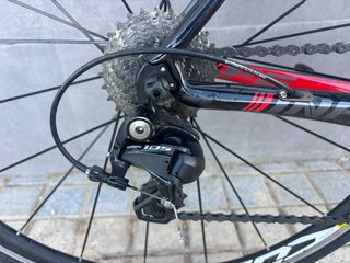 Mendiz F6 carbono – Shimano 105 11v – Mavic