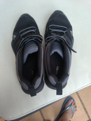Scarpe da trekking Adidas Terrex per bambini. Taglia 37