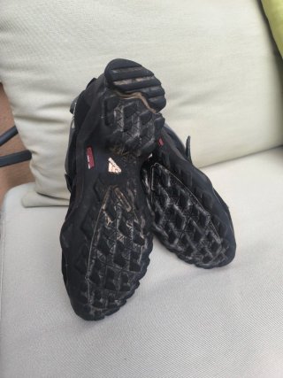 Scarpe da trekking Adidas Terrex per bambini. Taglia 37