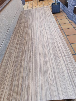 Mesa exterior aluminio y madera con ruedas
