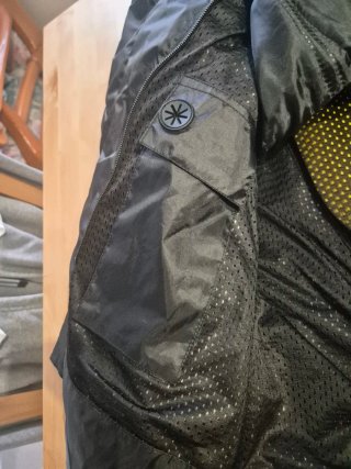 Chaqueta de moto ARMURE negra. CON RESPALDO  NUEVO