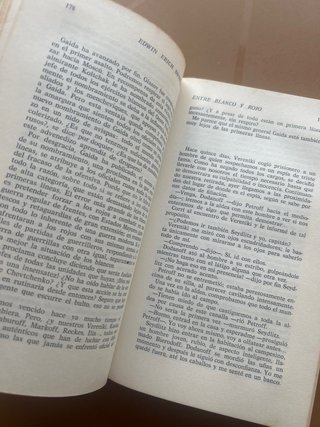 Libro antiguo en buen estado