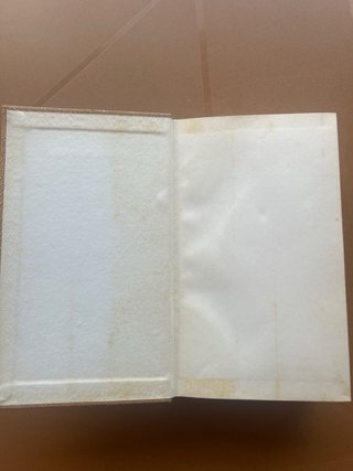 Libro antiguo en buen estado