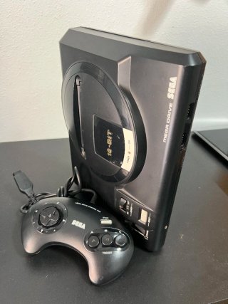 Sega Mega Drive 16-BIT Negra