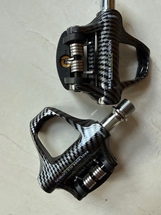 Pedales Racework Ace Carbon Automáticos