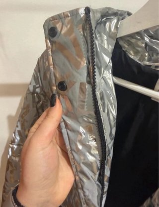 Chaqueta Calvin Klein Plateada Logo
