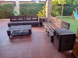 Sofá y mesa de palets de madera