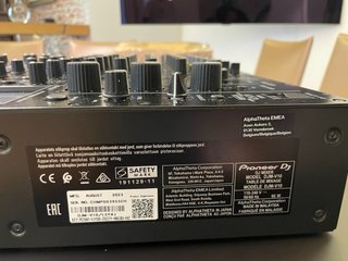 Pioneer DJM-V10 Mesa de Mezclas