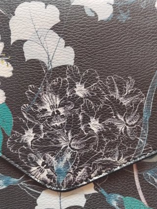 Bolso Clutch Desigual Floral Negro Multicolor