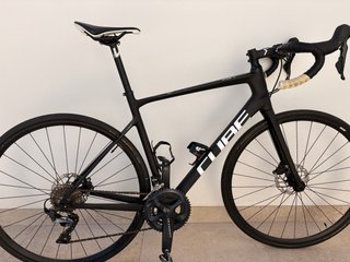 Bicicleta carretera CUBE Negra Attain GTC Carbono
