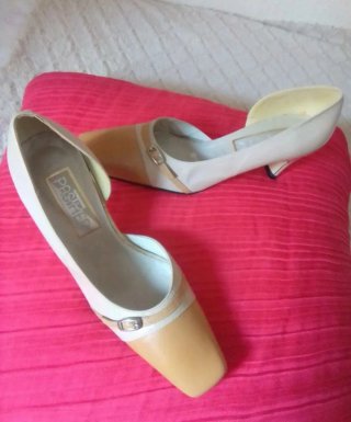 Zapatos piel beig mujer