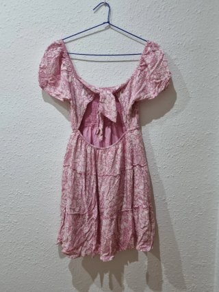Vestido Hollister rosa y blanco corto