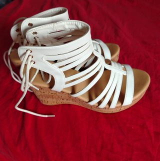 Sandalias cuña blancas