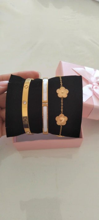 Conjunto de 3 pulseras doradas
