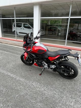 BMW F900XR Roja 95cv Impoluta