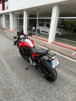 BMW F900XR Roja 95cv Impoluta