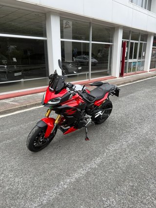 BMW F900XR Roja 95cv Impoluta