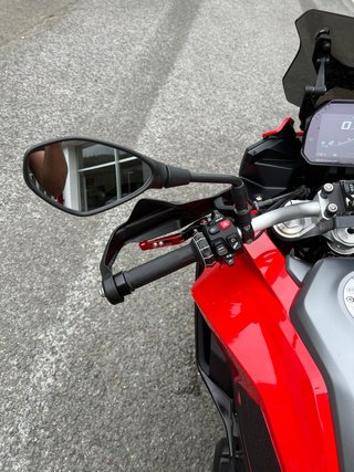 BMW F900XR Roja 95cv Impoluta