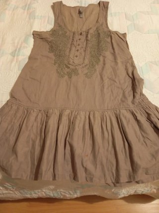 Vestido de verano con bordado