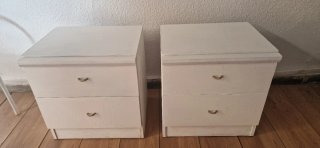 Mesitas de noche blancas