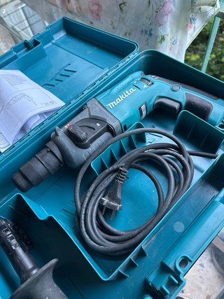 Taladro Percutor Makita HR2230