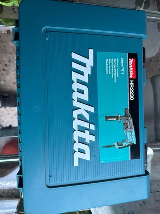 Taladro Percutor Makita HR2230