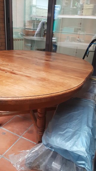 Mesa antigua de madera extensible
