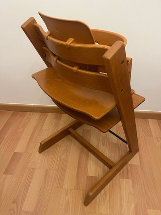 Trona de madera de Stokke