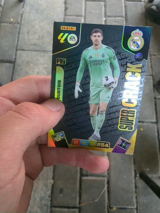 Cromo Courtois Adrenalyn XL 2025-26