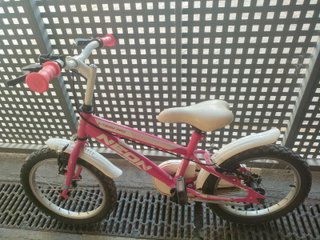 Bicicleta infantil rosa NEON