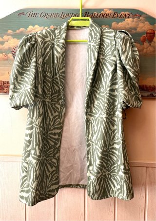 Chaqueta verde manzana jaspeada con cinturón