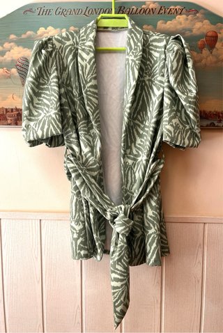Chaqueta verde manzana jaspeada con cinturón
