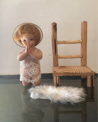 Niño Jesús vintage rezando