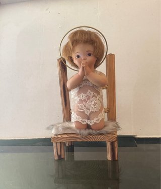 Niño Jesús vintage rezando