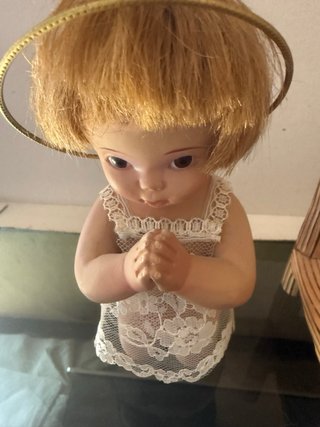 Niño Jesús vintage rezando