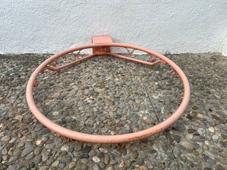 Aro de baloncesto naranja