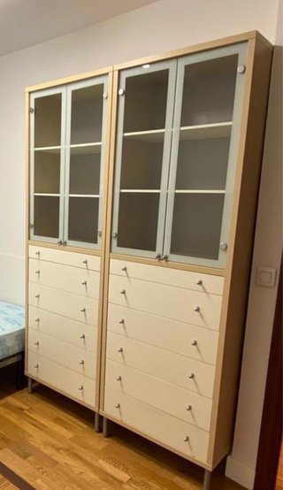 Estantería Hemnes Ikea Madera y Cristal