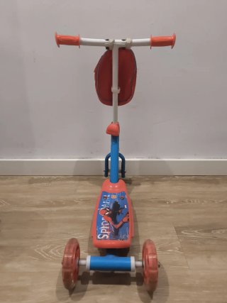 Patinete 3 Ruedas Spiderman