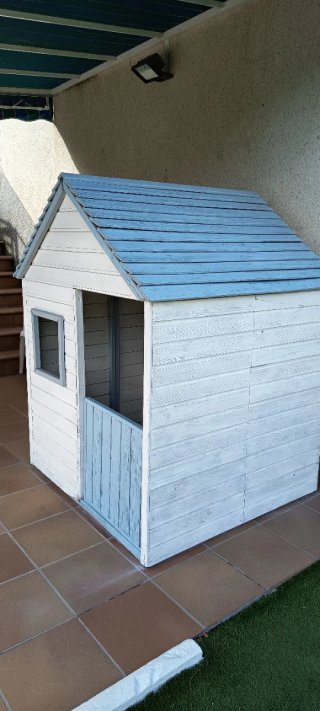 Casita de madera para niños